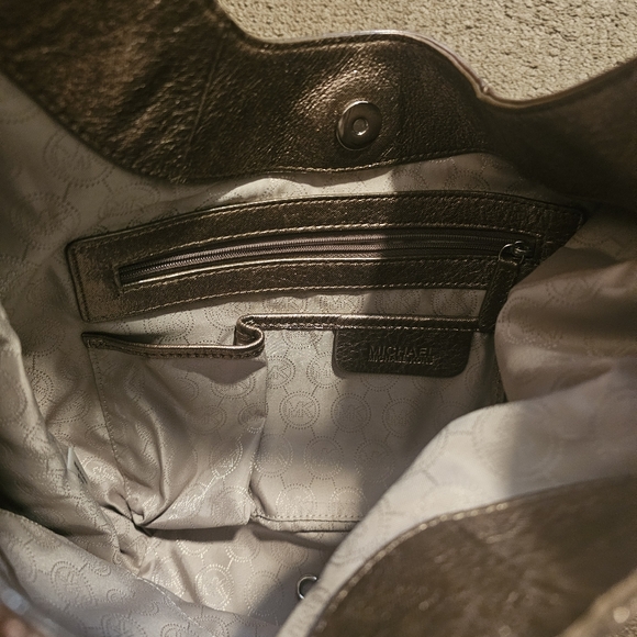 Michael Kors metallic shoulder bag - Picture 10 of 13